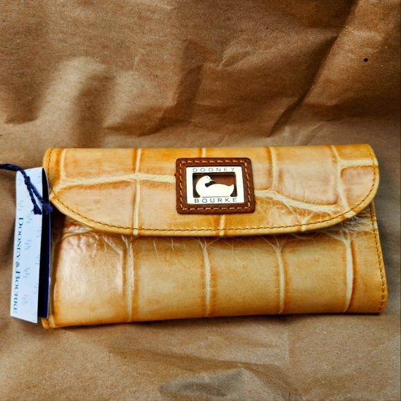 NWT dooney and burke wallet - Picture 1 of 3